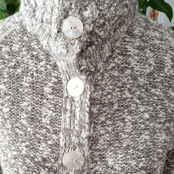 Chic Marled Button-Up Cardigan - Picture 3 of 10